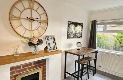 Little Hulton Apartment | 3 Stars Grètopp house