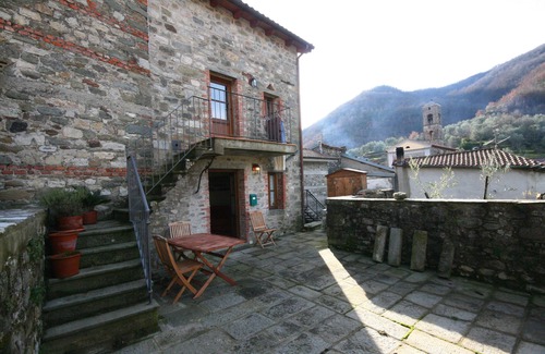 Argigliano House | 3 storey village house, 1 bedroom, living room, kitchen/dining room, bathroom