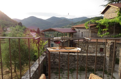 Argigliano House | 3 storey village house, 1 bedroom, living room, kitchen/dining room, bathroom