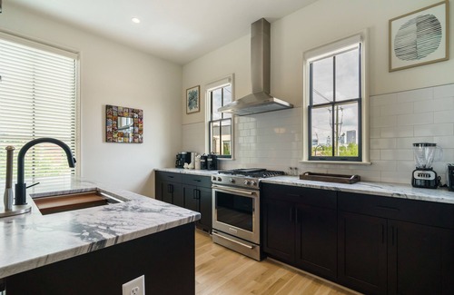 Summerhill House | 3 Story 2BR-2.5BA Townhouse w/Terrace/pool Downtown ATL OpenJUNE 22-27,JULY 2-11