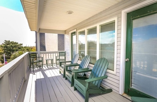 Croatan Beach House | 3-story contemporary home, one block from the beach