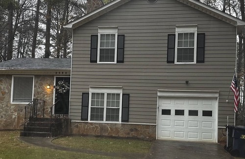 Ellenwood House | 3 story level private corner home with a huge backYard fenced and private