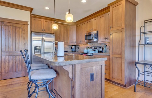 Lake Lure House | ❤ 3 Story Luxury Home w/Fast Wifi《3,500 Sq Ft Home》Golf Course/Mountain View ❤