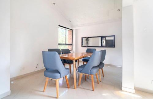 Laureles House | 3 Story Penthouse with 2 parking spaces in Laureles