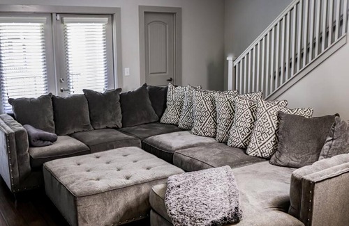 Memorial Apartment | 3-Story Townhome in Memorial City, Attached Garage