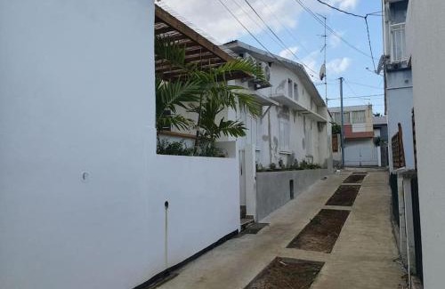 Saint-Denis Apartment | 3 studios autour d'un patio commun
