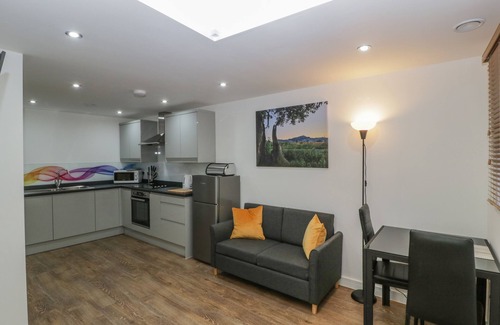 Glastonbury Cottage | 3 THE VAULTS, romantic in Glastonbury