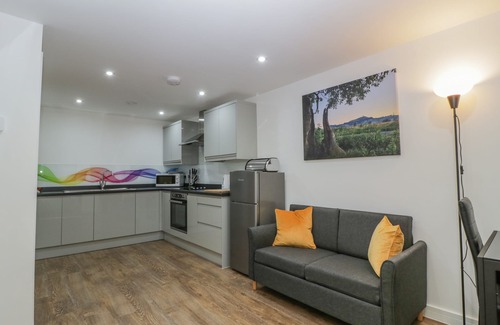 Glastonbury Cottage | 3 THE VAULTS, romantic in Glastonbury