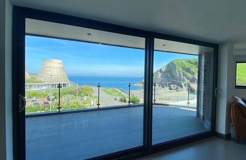 Hele Apartment | 3 The View Ilfracombe seafront (3 Bed) Hottub