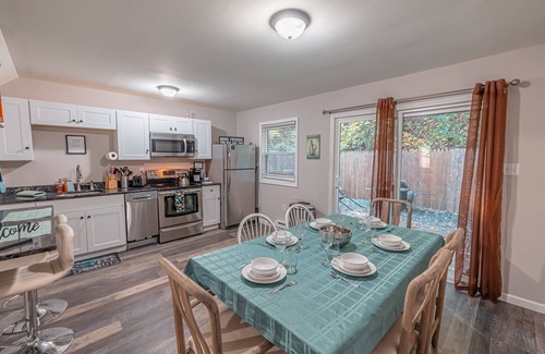 Saylorsburg House | 3 Townhomes near Hiking & Fun!*Fireplace*Patio*