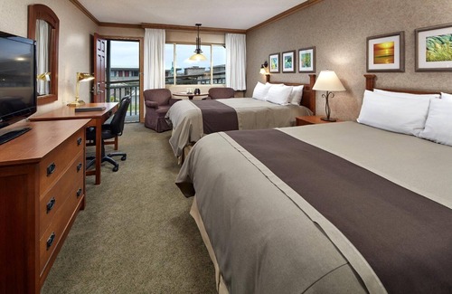 San Simeon Hotel | 3 Units | Experience Scenic Views from Outdoor Firepit