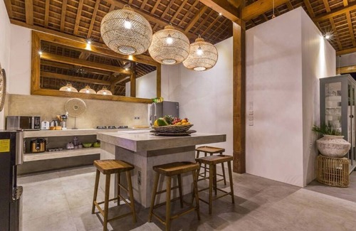 Seminyak Villa | 3 Villas connected in Seminyak center/36pax