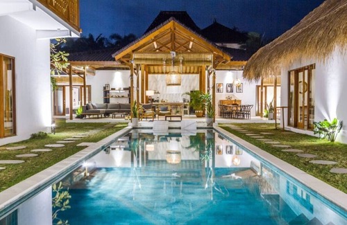 Seminyak Villa | 3 Villas connected in Seminyak center/36pax