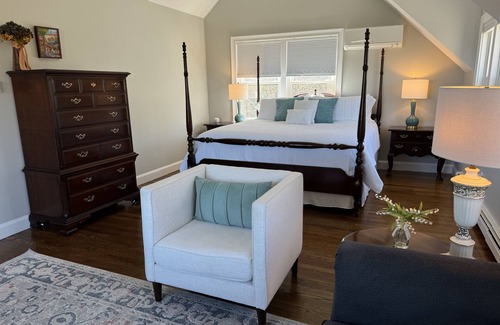 Chiltonville Bed & Breakfast | 3 Waves Bed & Breakfast