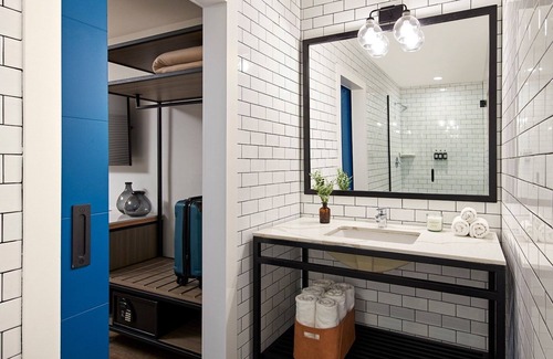 Beach Barber Tract Hotel | 3 Welcoming Rooms with Outdoor Pool and Close to the Beach