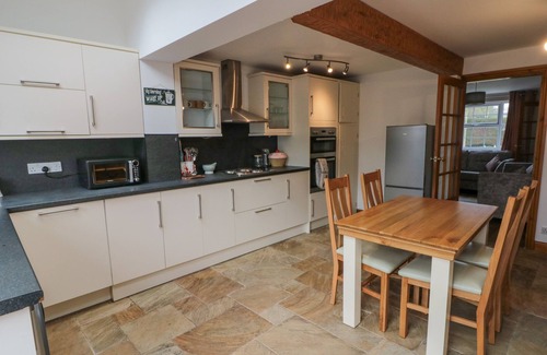 Weaverthorpe House | 3 WILSON COTTAGES, pet friendly, with hot tub in Weaverthorpe