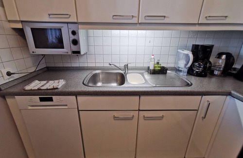 Bad Wilhelmshoehe Apartment | 3-zi. Erdgeschosswohnung,wilhelmshöher Alle,separater Eingang,terrasse,5min Tram