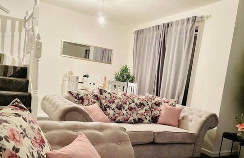 Audley House | 30 Barleyfields, Audley · Beautiful House & Free Parking