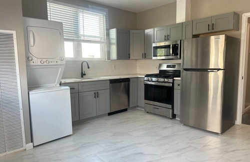 South Philadelphia Apartment | 30 Day Free Fusion Gym, Bike Rental, W/D, Bars