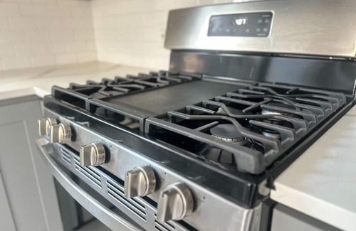 South Philadelphia Apartment | 30 Day Free Fusion Gym, Bike Rental, W/D, Bars