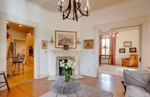 Five Points House | 30+ day, Historic East Nashville Cottage, 5 Points!