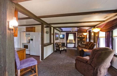 Nashville House | 30 Day Minimum Stay Fabulous Riverfront Home in Opryland… Pure Magic….Private.