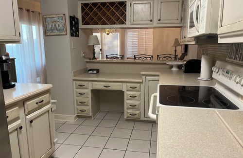 Lewisburg Condo | 30 Day Minimum - Waterfront Condo Retreat with Spectacular Views