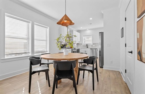 Charlotte Park House | 30+ Day Stay - Brand New Luxury House