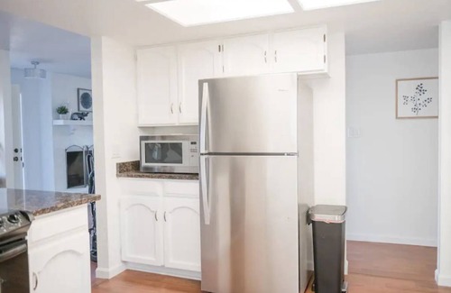 Crystal Ridge House | 30 day stays, Central Fountain Hills, King master, 65" smart TV, Queen, bunk