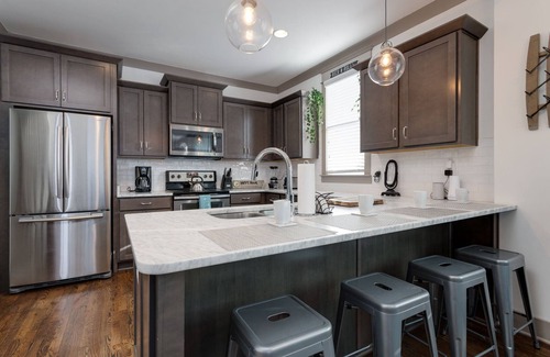East Nashville House | 30+ Days Great Location, 3 Miles To Broadway