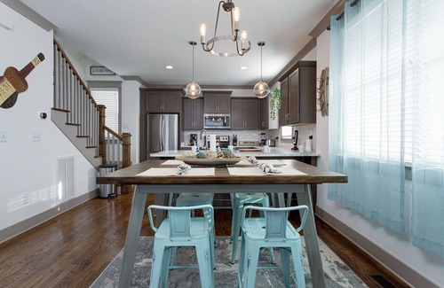 East Nashville House | 30+ Days Great Location, 3 Miles To Broadway