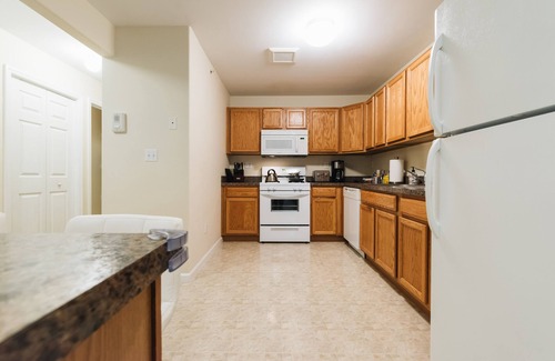 Queens House | 30 Days or more Beautiful Oceanfront 3BD Duplex Near JFK, Subway & Ferry to NYC