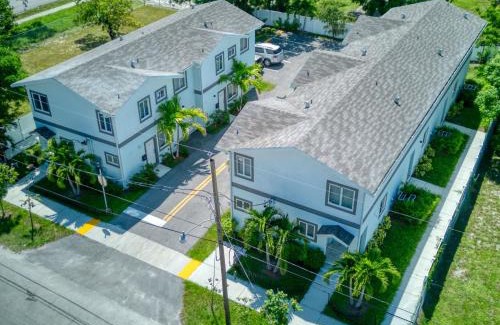Downtown Fort Lauderdale Villa | 30 Guests 3 Identical Brand New Townhomes in Downtown Fort Lauderdale