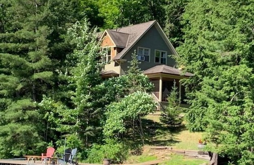 Frontenac Cottage | 30 Island Lakehouse