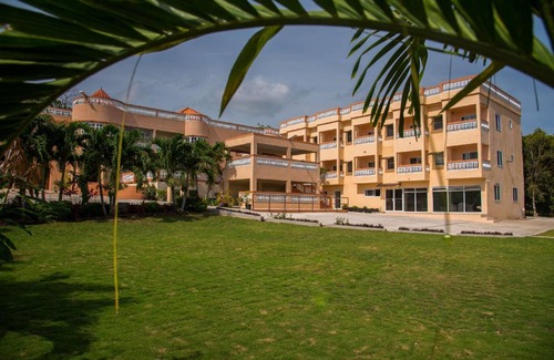 Tower Isle Hotel | 30 m² Hotel ∙ 8 bedrooms ∙ 3 guests