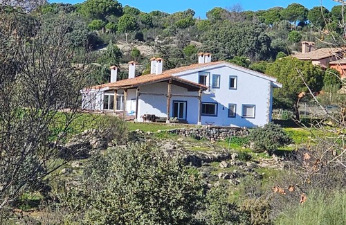 Valdemorillo House | 30 min from Madrid ideal for family reunions, retreats, workshops .