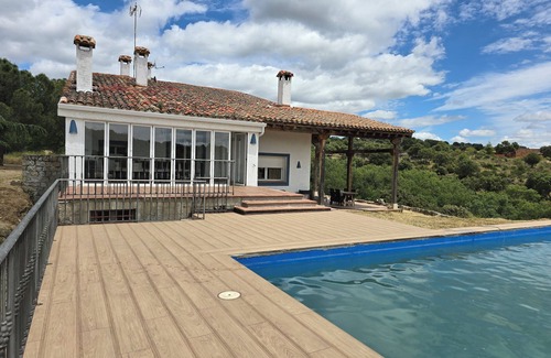 Valdemorillo House | 30 min from Madrid ideal for family reunions, retreats, workshops .