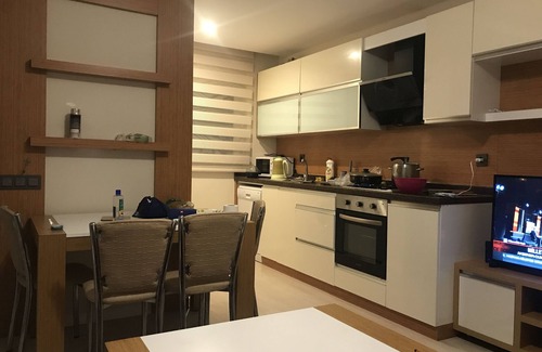 Konyaalti Apartment | 30 min's walk to famous Konyaalti Beach in Antalya, with pool and mountain view!