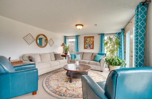 Monitor House | 30 Mins to Leavenworth Home with Hot Tub and Yard!