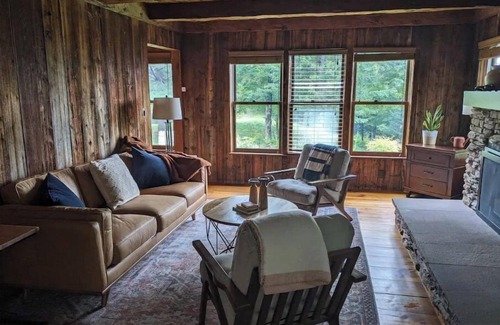 Hyde Park Other | 30 mins to Smuggs and Stowe! Tons of room for family and pets!