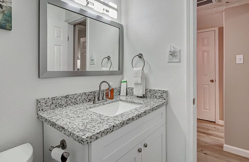 Willow Meadows/Willowbend Area Apartment | 30 minute walk from NRG Center. Perfect for Houston Livestock Show and Rodeo