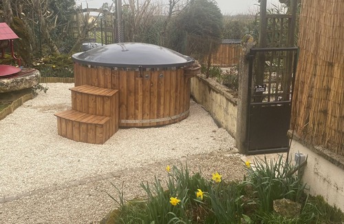 Rom House | 30 minutes from Futuroscope, lovely fully-equipped country gîte.