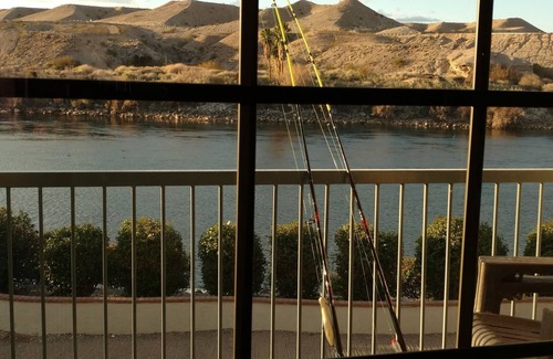 Bullhead City Condo | 30 NIGHT MIN! 2 Balconies + Marina, on the River! Fully Renovated.