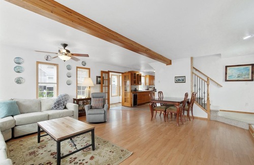 Ocean Park House | 30 NIGHT MINIMUM, near beach, Pets, yard w/play set (AllInn)