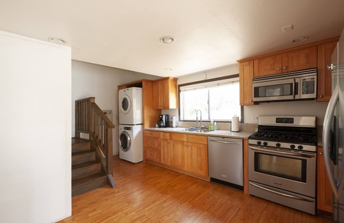 Eastern Malibu House | 30% OFF! Malibu Serene Cottage w/King Bed Beach View BBQ