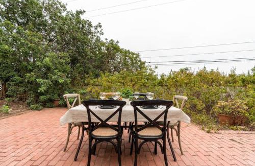 Central Malibu House | 30 PCT OFF! Malibu Villa, Ocean View, Beach, Hiking