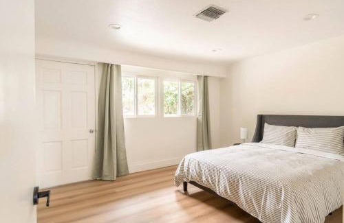 Central Malibu House | 30 PCT OFF! Malibu Villa, Ocean View, Beach, Hiking
