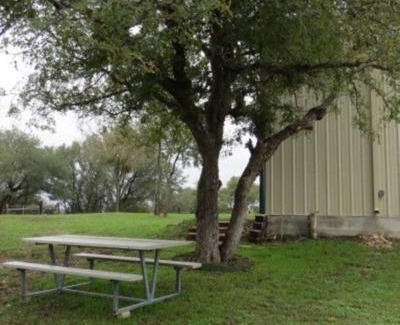 Kingsbury Apartment | 30 plus day Nomadic Worker's Country Comfort