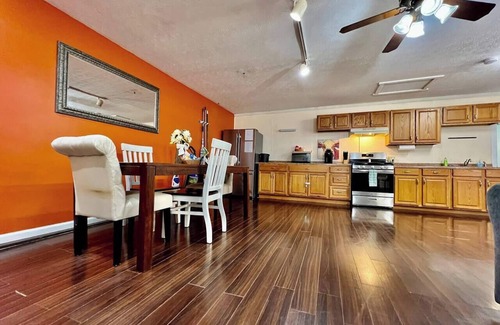 Springboro Apartment | 30 Royal #3 · Royal Treatment Studio near highway