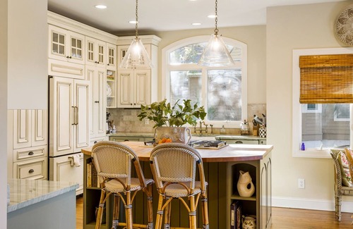 Vanderhorst Plantation House | 30 Salt Cedar: 3BR Home, Screened Porch, Bike to Beach, Bikes/Beach Gear Credit